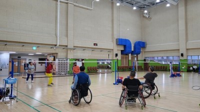 230602 배드민턴 훈련 및 취업 축하 회식